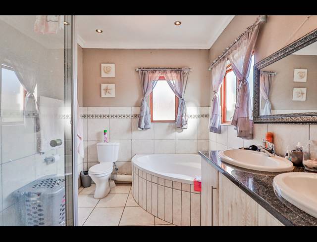3 BEDROOM HOUSE SOLD IN XANADU